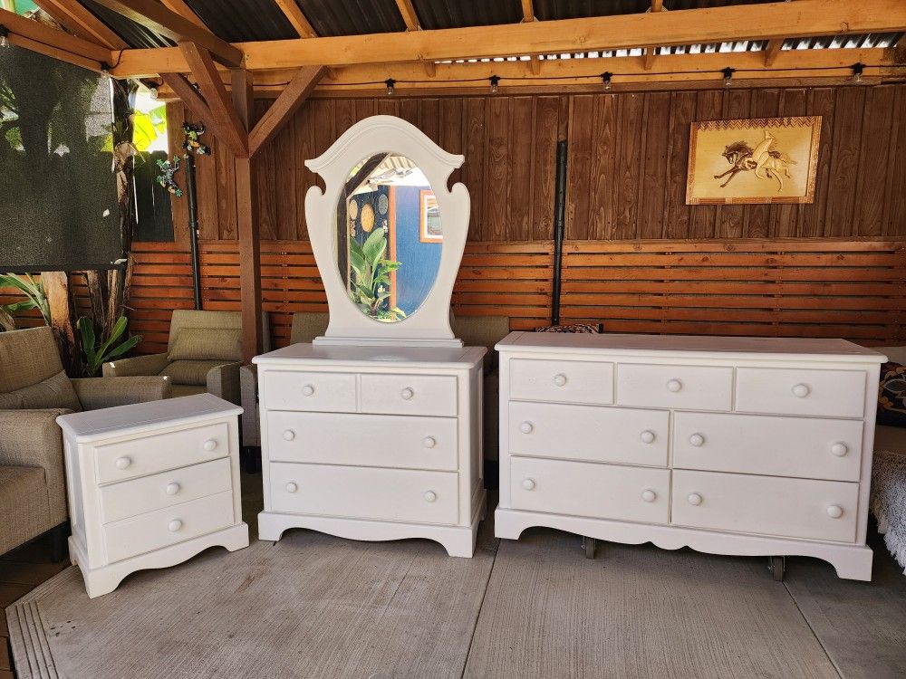Solid Wood Dresser Set