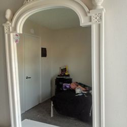 Mirror W/Vanity Set 