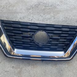 2021-2023 Nissan Rogue  Grille 