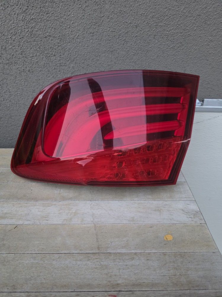 2011-2013 Bmw 528i RH Passenger Tail Light OEM 