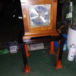 Antique Oak Clock W 1f  H 1f And 16 In