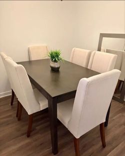 Dining set. Delivery Available