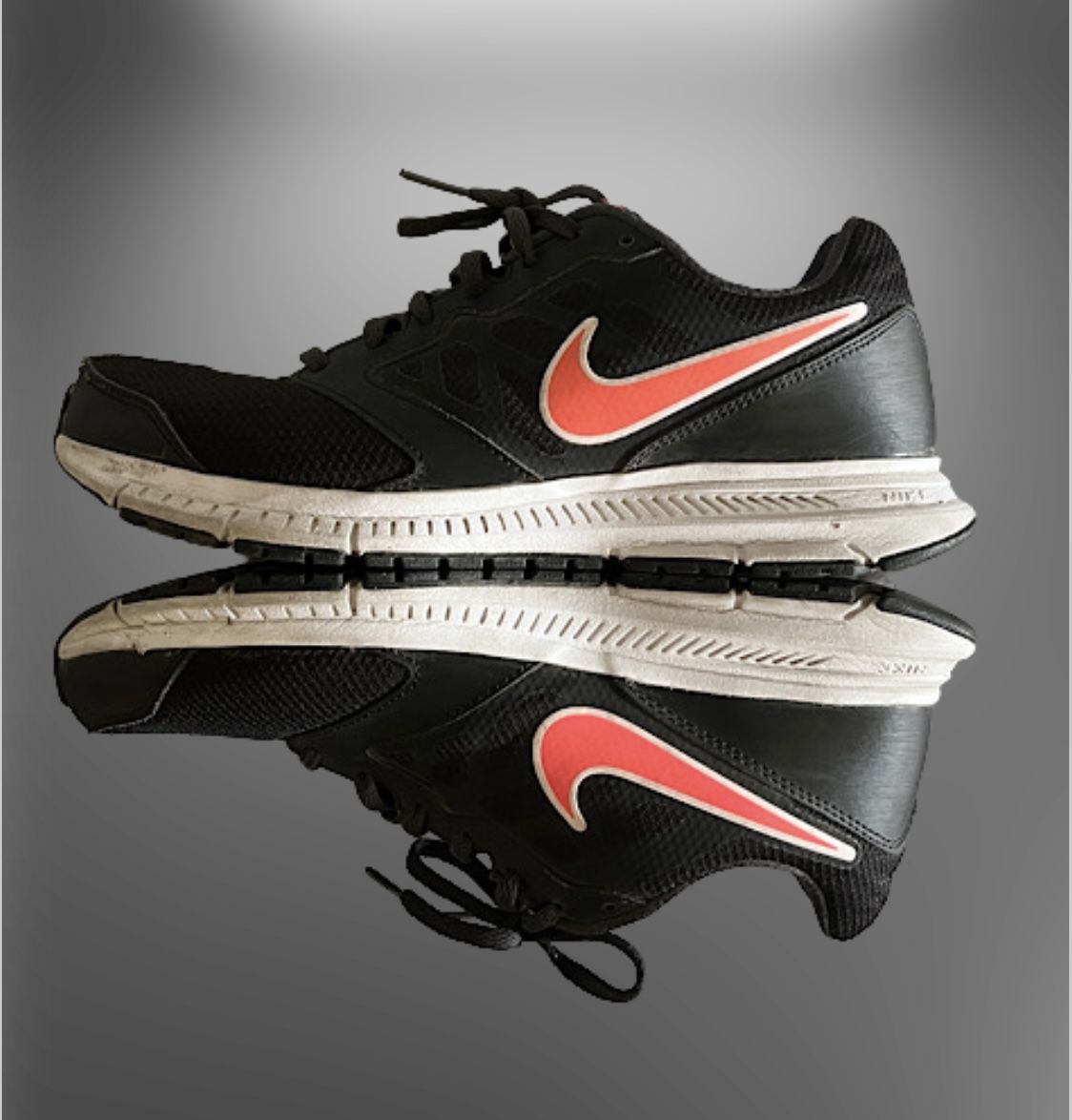 NIKE Downshifter 6 - 9.5 - Black / Pink - GUC Sale in Los Angeles, CA OfferUp