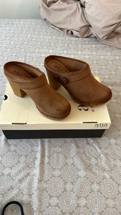 Clogs