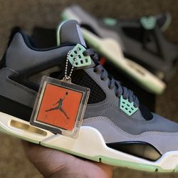 Jordan 4 Green Glow 