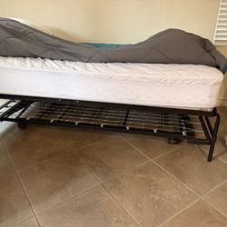 Twin bed With trindle Only One Mattress