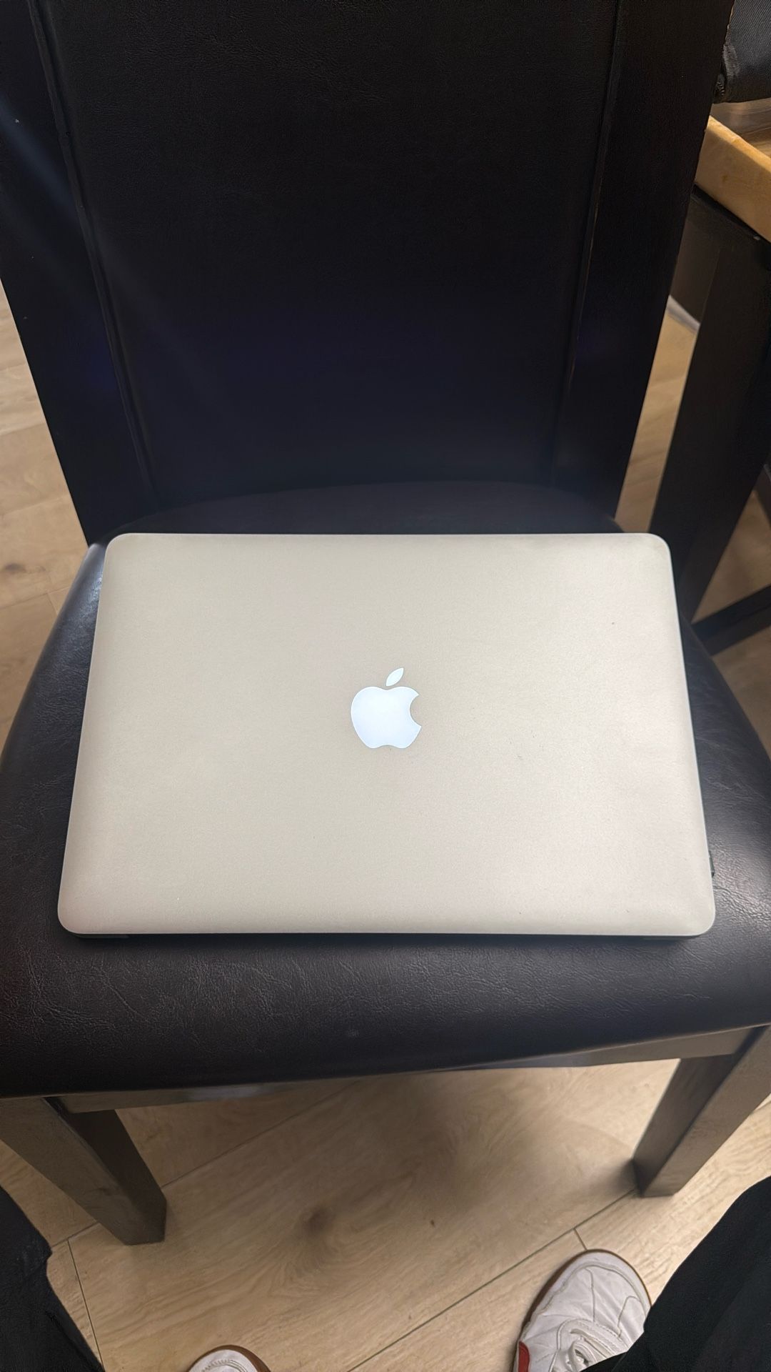 MacBook Air 13 Inch 1.8 GHZ Dual core intel Core I5 8GB Memory 1600 MHz DDR3 $150