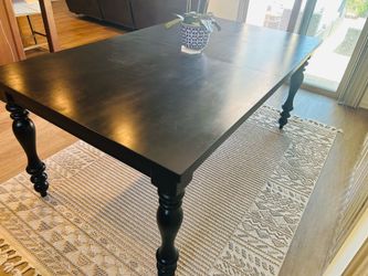 Home Dining table Black color in good condition