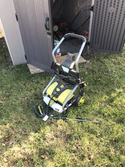 Ryobi Pressure Washer 75$