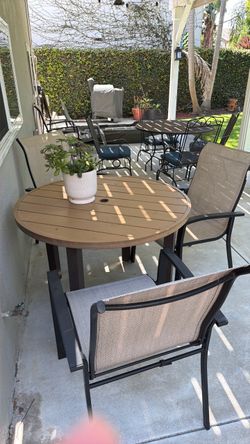 Table and 4 chairs