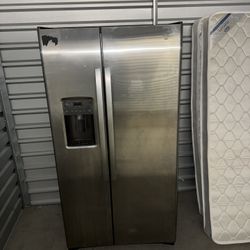 GE Stainless Steel Refrigerator 