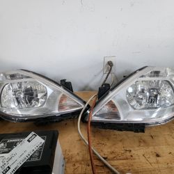2007-2012 Nissan Versa Headlights