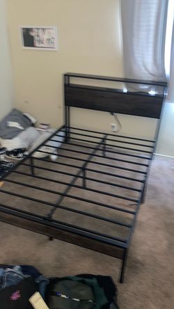 Full bed frame