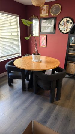 Selling table and two chairs