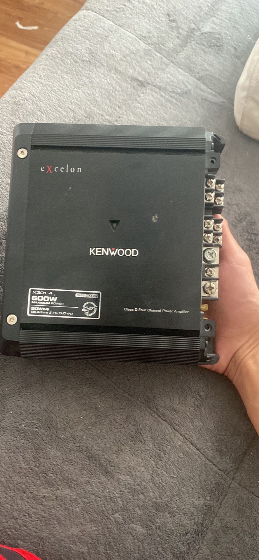 Kenwood 600 Watt Amp 4 Channels
