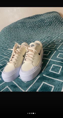 Nike Court Legacy Lift Platform Sneakers – Sail/Black – Authentic – Excellent Conditio