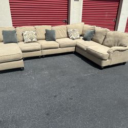 Comfy Nice  Light Brown Sectional Couch 🔥🔥