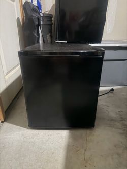 Mini refrigerator