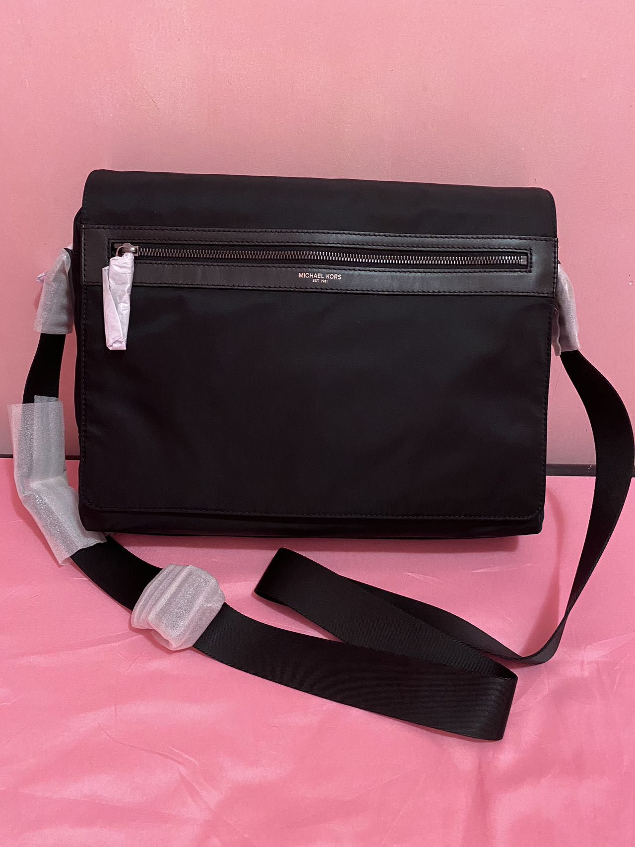 Michael Kors Cross Body Bag / Message Bag ( Black , Nylon) ( please check my other stuff more than 200 Items)