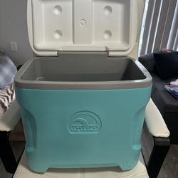 Igloo cooler 42 cans / 26 liters 