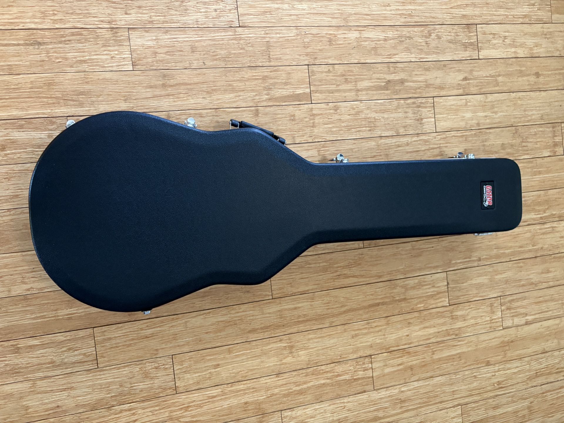 Gator GC-LPS Molded Guitar Case for Les Paul – Excellent Condition