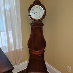 Small Grand Father Clock w/Chime
