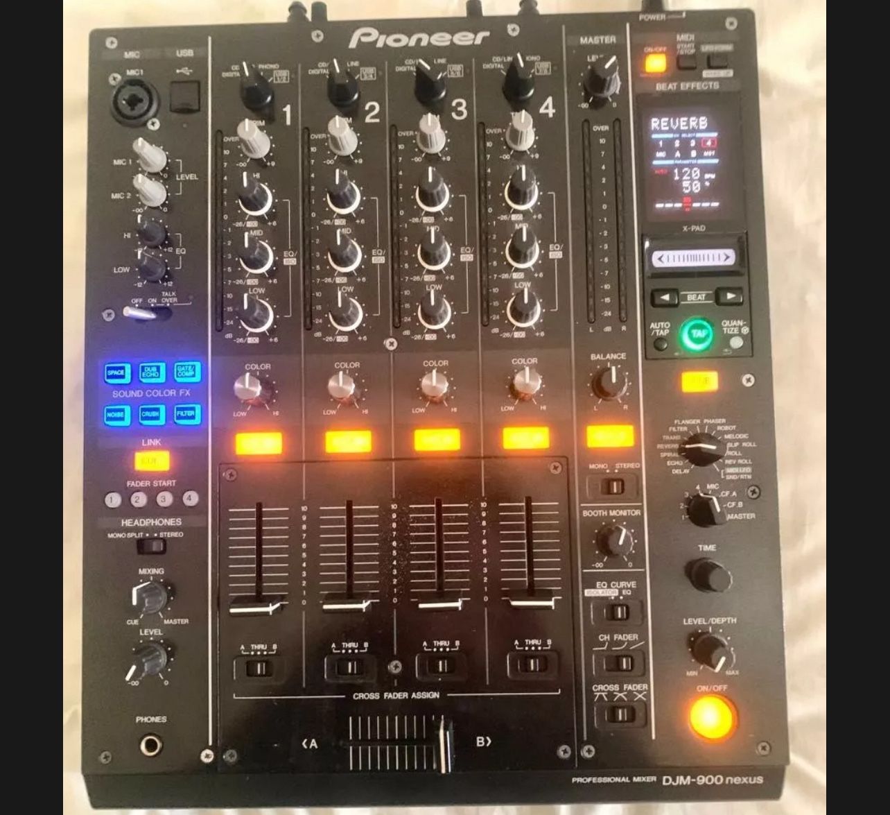 Djm 900 Nexus Mixer And 2 Cdj 2000