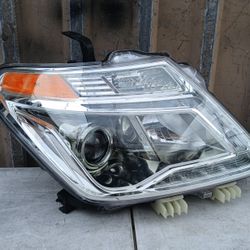 2017-2020 Nissan Armada Headlight Passenger Right Side 