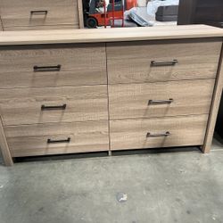 New! 6-Drawer Brown Dresser, bedroom dresser, Oak finish dresser, clothing storage unit, bedroom closet, closet storage, cabinet, Dresser, matching ni