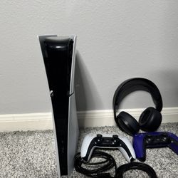ps5 slim digital with controllers and headphones  all included