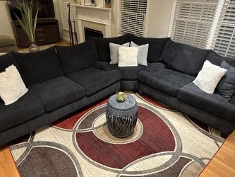 Beautiful 3 - Piece Sectional 