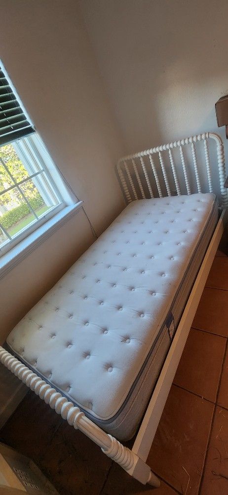 Crate And Barrel Jenny Lind Twin Bed