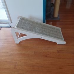 Cat scratching post