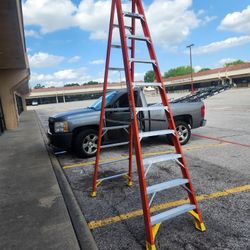 10ft Fiberglass Step Ladder Seminew , Precio Firme 