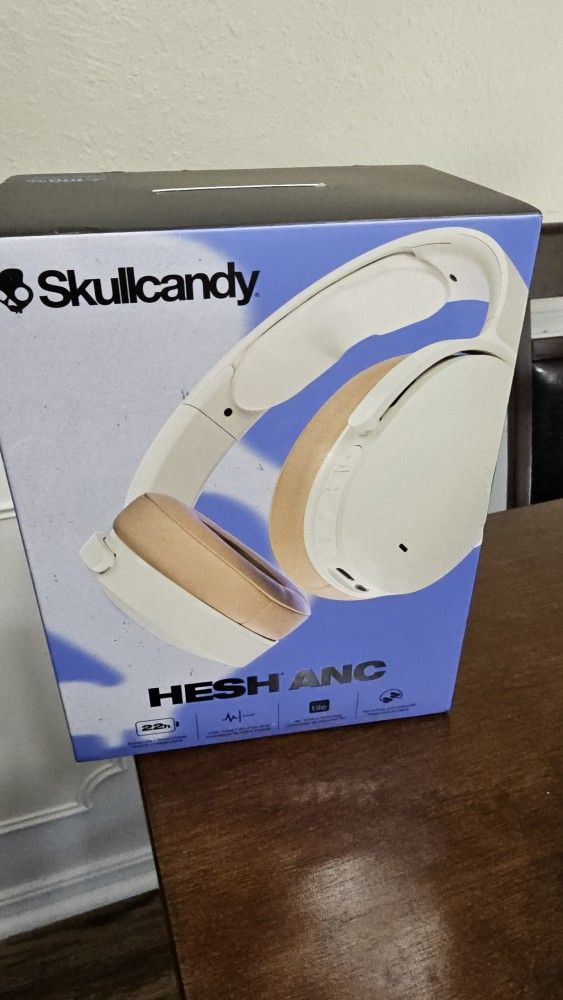 Skull Candy Headphones New Originally 146$ 