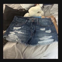 Used Women American Eagle Shorts Size 8