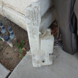 Chevy Silverado Windshield Wiper Reservoir 