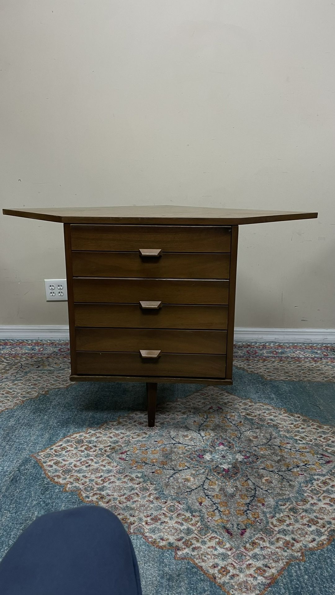 MCM Walnut Corner Chest Table, 3 drawers & sculpted handles 4 Ft W x 37D x 30H
