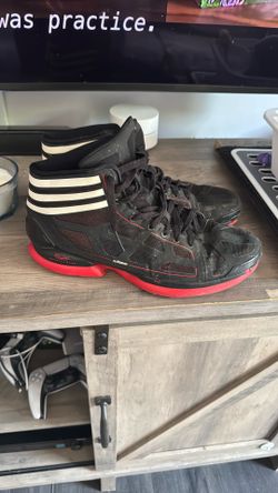 Derrick Rose 1’s Crazy Lights