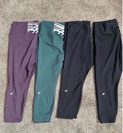 Fabletics xxl/1x powerhold compression leggings 7/8