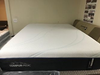 Queen tempur-pedic Pro Adapt Mattress