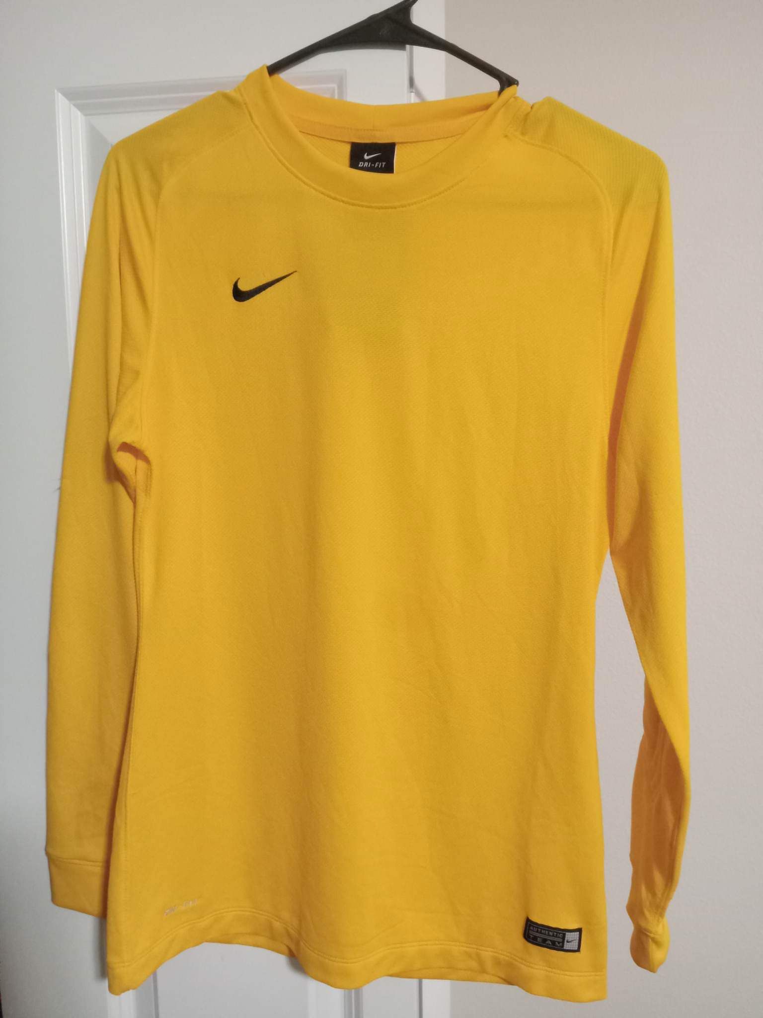 Women’s Yellow Nike Shirt 