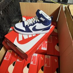 Nike Court Borough Mid 2 