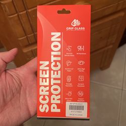 iPhone 15/15 Pro Grip Glass Screen Protector