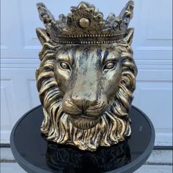 Lion Bust Planter Statue