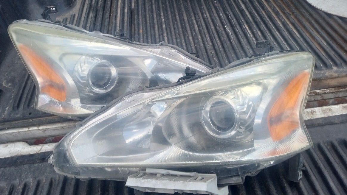2013 to 2015 NISSAN ALTIMA HEADLIGHTS R or L