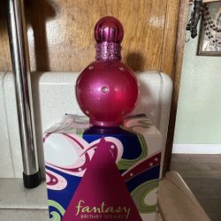 Perfume. Fantasy Brittany Spears 