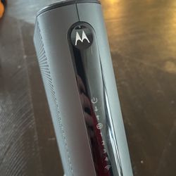 Motorola DOCSIS 3.0 Cable Modem + N450 Router Model: MG7315 Thumbnail