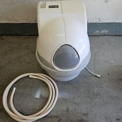 Cat Genie Automatic Flushing Litterbox