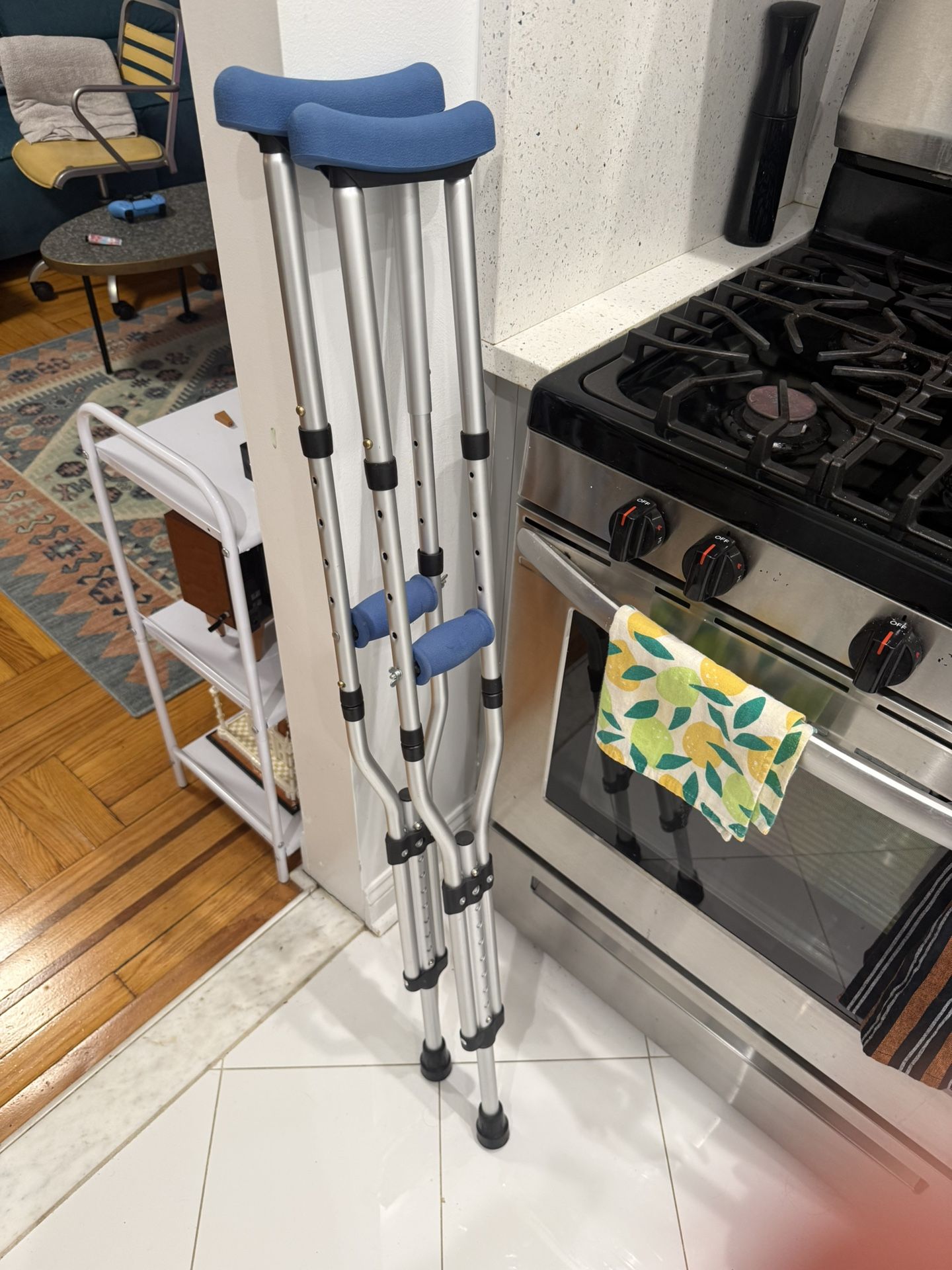 Crutches Adjustable